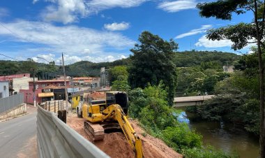 Prefeitura de São Gonçalo constrói muro na rua Sávio Lacerda