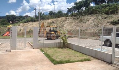 Escolas municipais de João Monlevade passam por limpeza geral para início do ano letivo