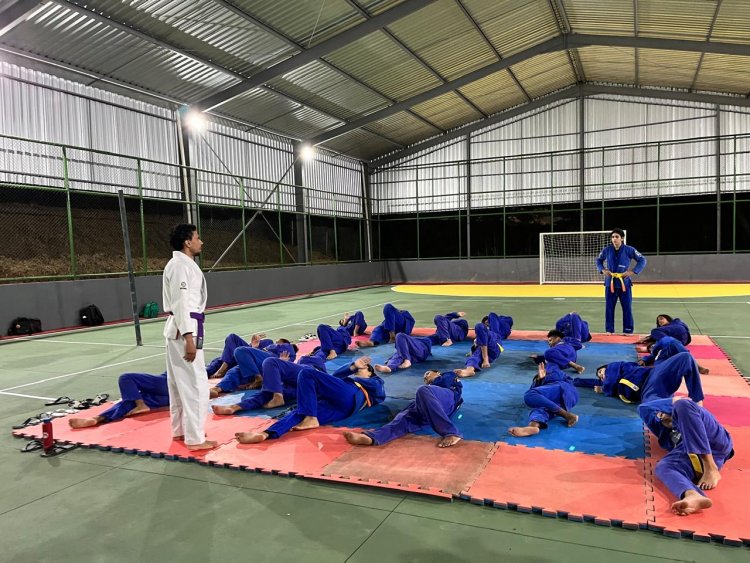 Cachoeira do Carmo ganha quadra poliesportiva revitalizada em São Gonçalo