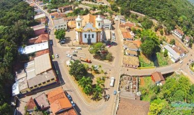 Abade anuncia antecipação de 13º salário e injeção de R$ 2,2 milhões na economia