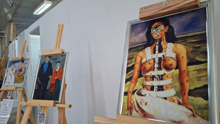 Exposição "Frida em Fios" encanta público no hall da Prefeitura de João Monlevade