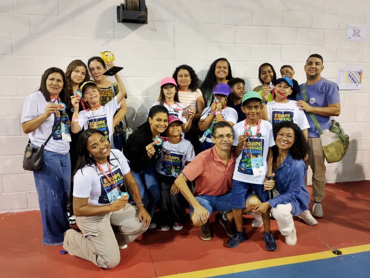 Escola Municipal Eugênia Scharlé Brilha e Conquista Prêmio Nacional em Robótica na First Lego League