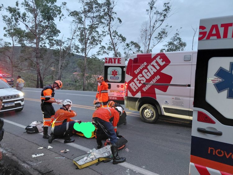 Acidente Grave na BR-381: Veículo Capota Próximo à Curva do Boi