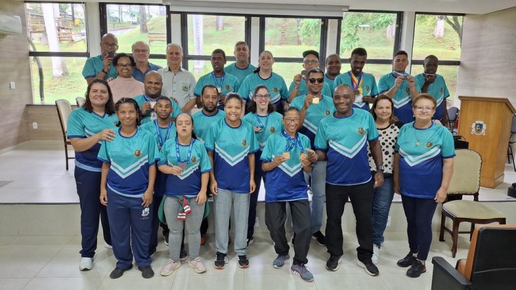 Atletas da Apae de João Monlevade apresentam conquistas estaduais ao Executivo Municipal