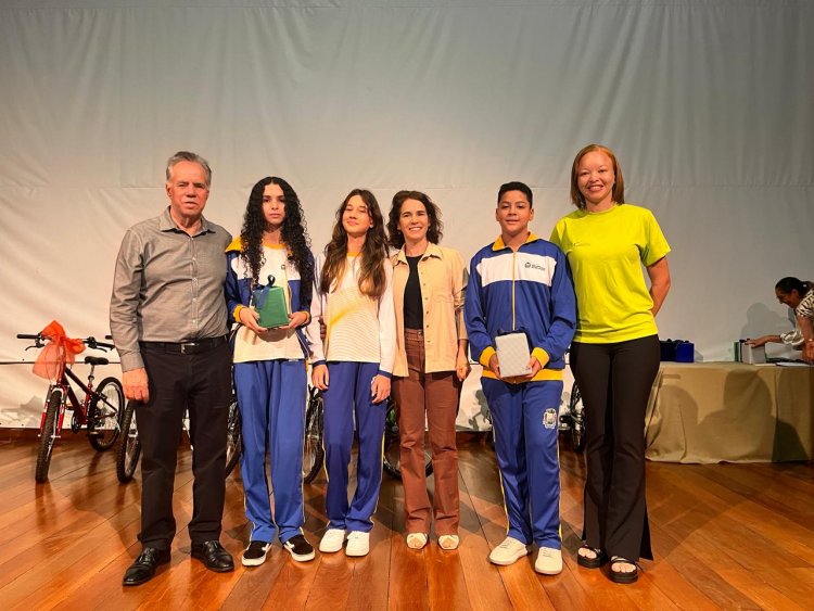 São Gonçalo do Rio Abaixo homenageia 54 alunos medalhistas em olimpíadas do conhecimento