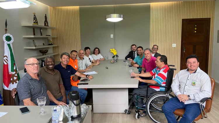 Prefeitura de João Monlevade sanciona lei e formaliza cessão de caminhão auto bomba ao Corpo de Bombeiros de Minas Gerais