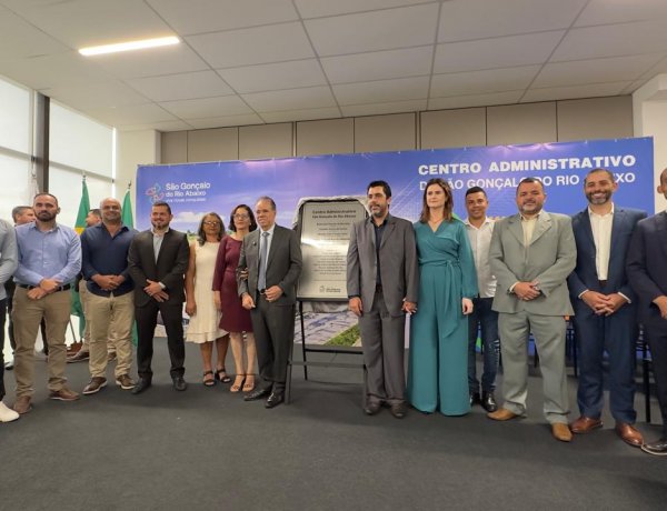 Vereadores de São Gonçalo prestigiam inauguração do novo Centro Administrativo