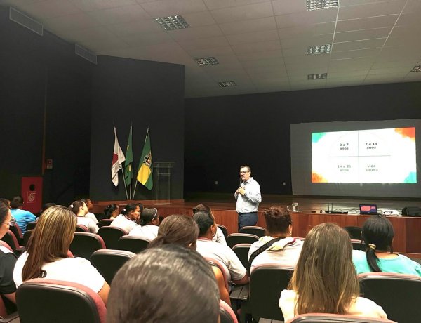 Saúde mental no trabalho e na vida é tema de palestra para servidores da Educação em São Gonçalo