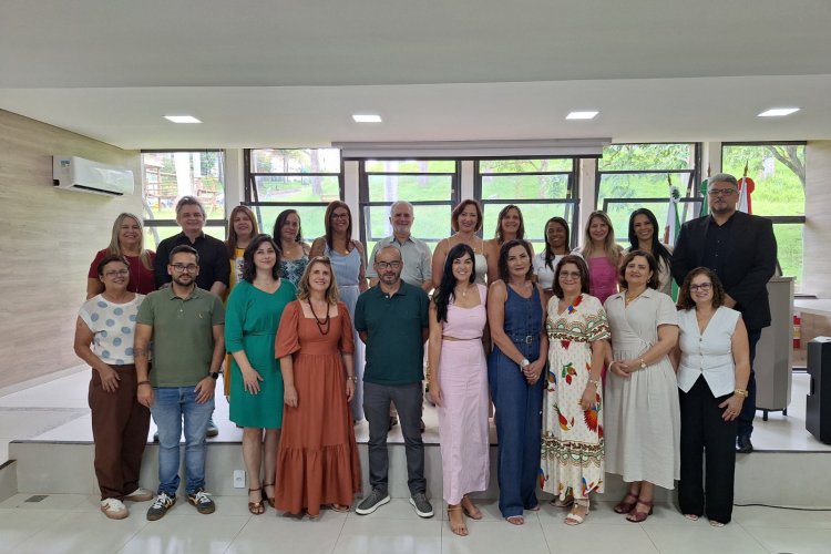 Novos gestores escolares tomam posse em João Monlevade após eleição direta