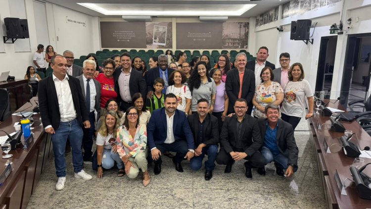 Câmara aprova anteprojeto que propõe equiparação salarial e enquadramento das monitoras da educação infantil em João Monlevade