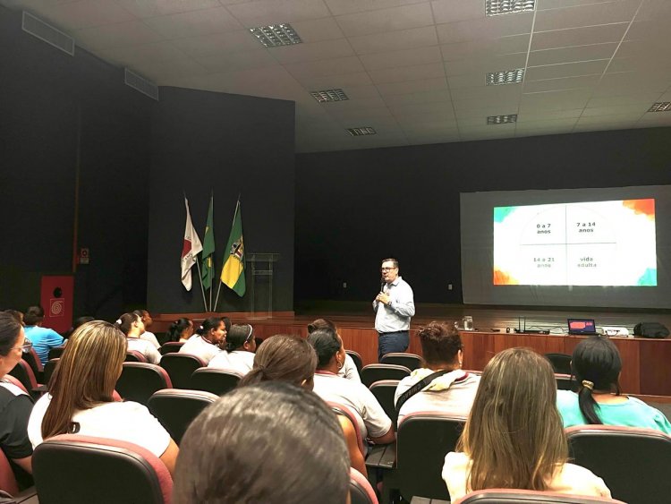 Saúde mental no trabalho e na vida é tema de palestra para servidores da Educação em São Gonçalo
