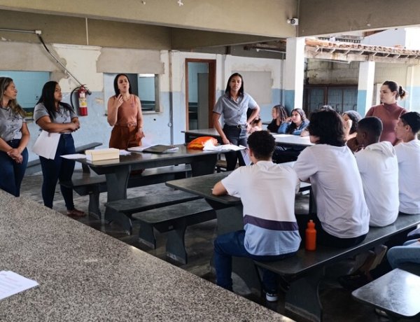Parlamento Jovem de São Gonçalo debate inclusão e neurodivergência com estudantes