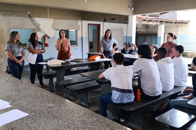 Parlamento Jovem de São Gonçalo debate inclusão e neurodivergência com estudantes