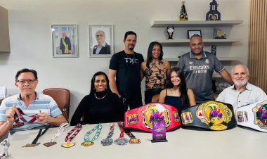Dr. Laércio recebe atleta monlevadense de Muay Thai e destaca importância do esporte para a formação dos jovens
